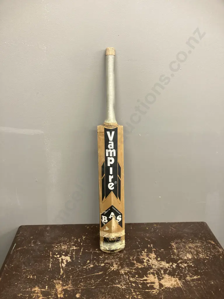 BAS Vampire King Hitter English Willow Cricket Bat Sold With -40 Image 1++